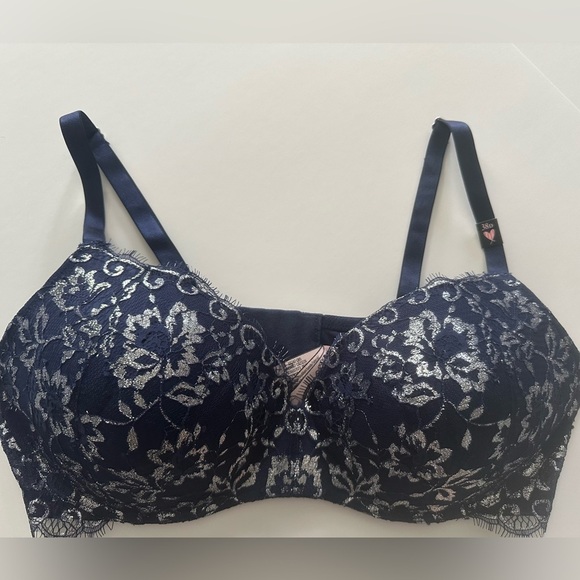 NWOT Victoria's Secret Midnight Floral Lace Bra Size 38D - Picture 3 of 7